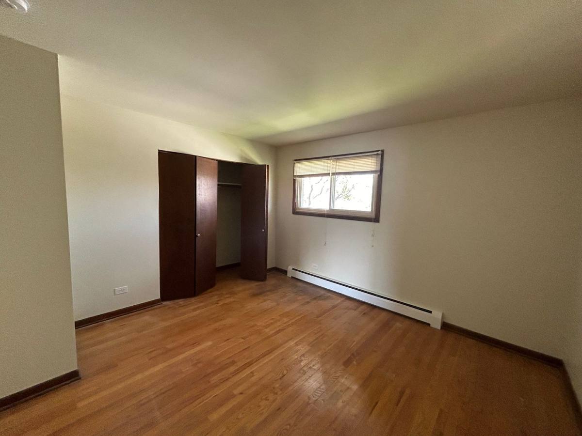 Apartment for rent at 820-880 N Milwaukee Ave, Libertyville, IL 60048