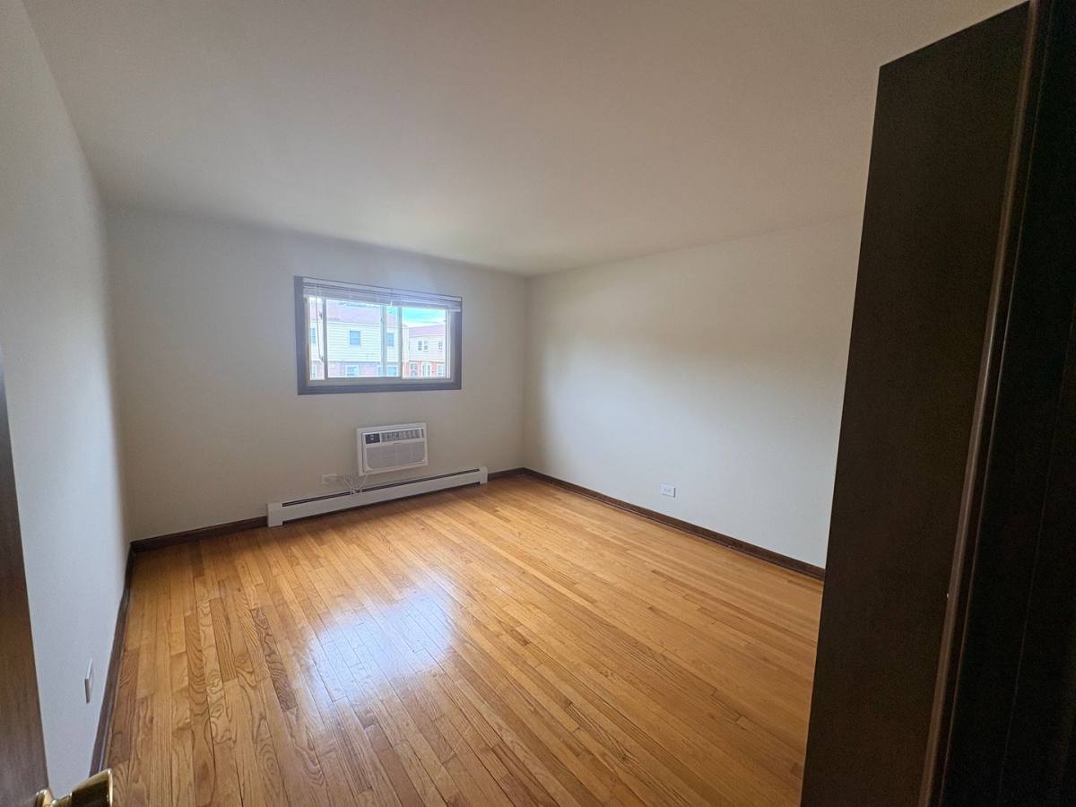 Apartment for rent at 820-880 N Milwaukee Ave, Libertyville, IL 60048