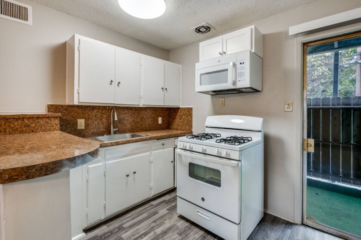 Apartment for rent at 2213 Capri Dr, Fort Worth, TX 76114