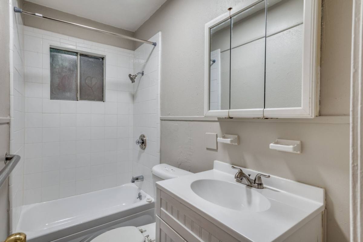 Apartment for rent at 2213 Capri Dr, Fort Worth, TX 76114