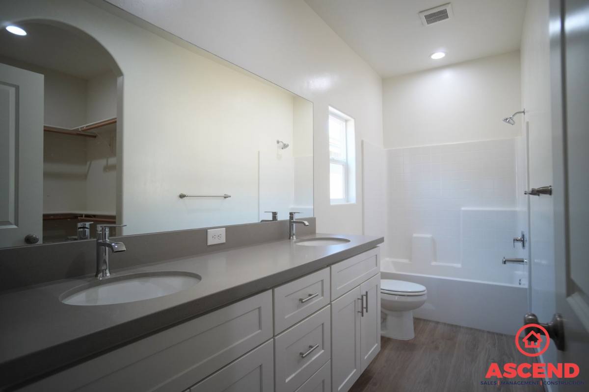 Apartment for rent at 8509 Grandy St, Bakersfield, CA 93314