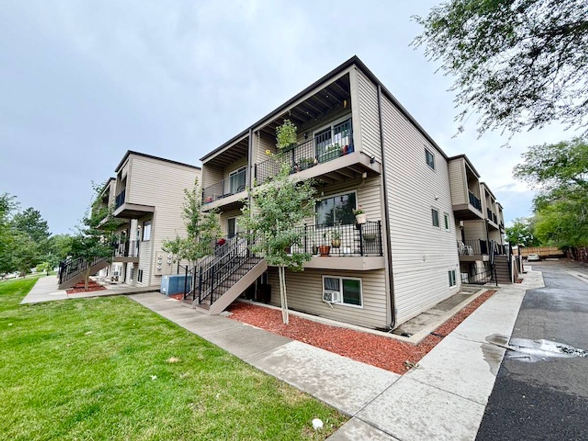 House for rent at 6021 Yarrow St, Arvada, CO 80004