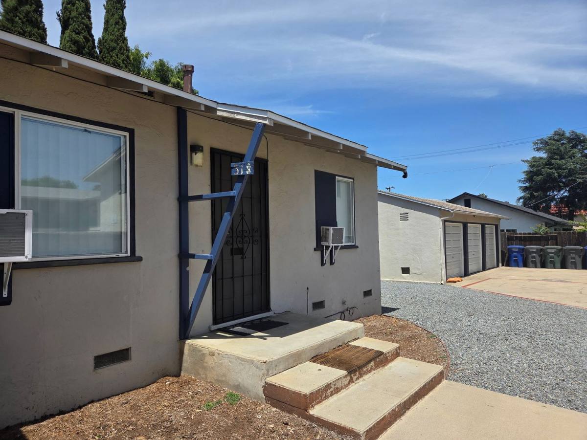 Apartment for rent at 314-318 W Cypress Ave, El Cajon, CA 92020