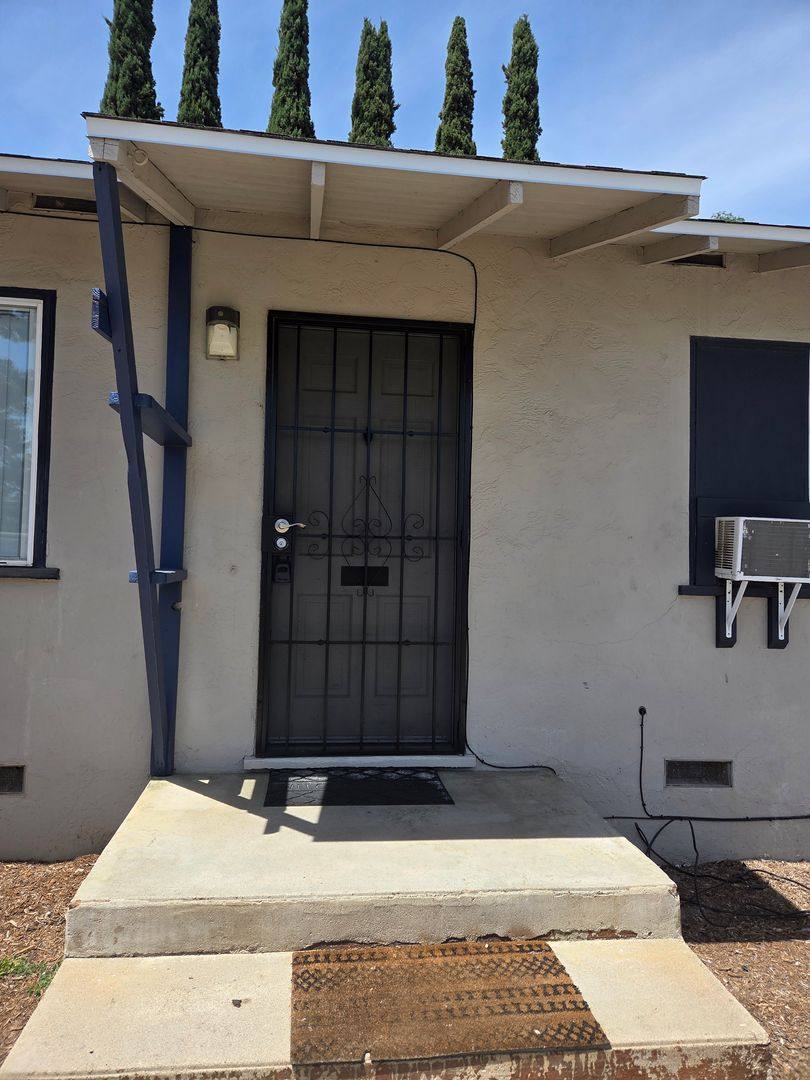 Apartment for rent at 314-318 W Cypress Ave, El Cajon, CA 92020