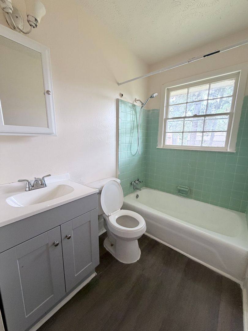 House for rent at 512 Produce Market Rd, Laurinburg, NC 28352