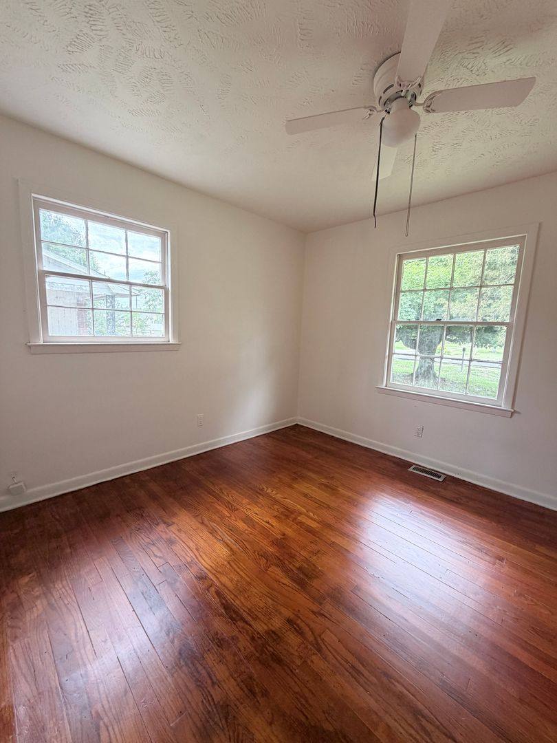 House for rent at 512 Produce Market Rd, Laurinburg, NC 28352