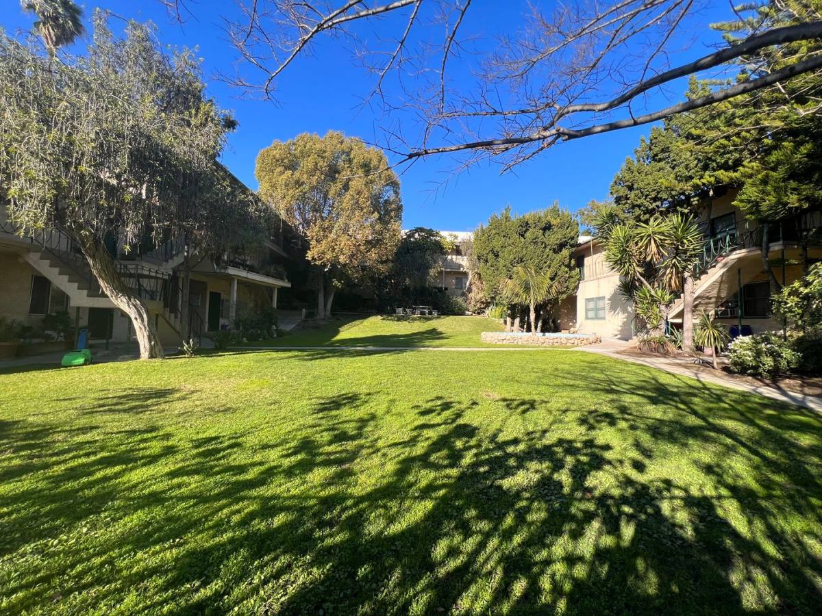 Apartment for rent at 2199 W 26th Place, Los Angeles, CA 90018