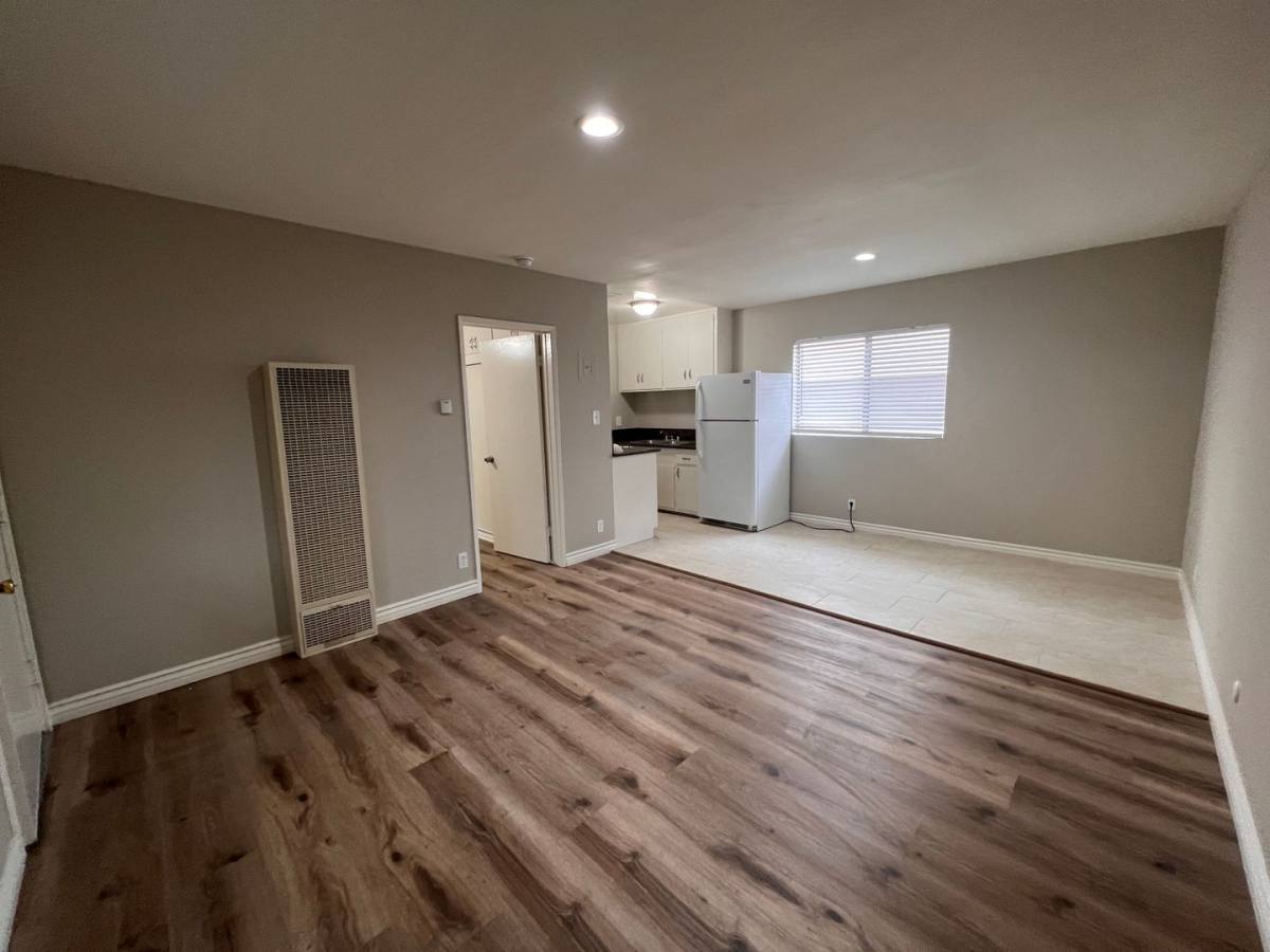 Apartment for rent at 2199 W 26th Place, Los Angeles, CA 90018