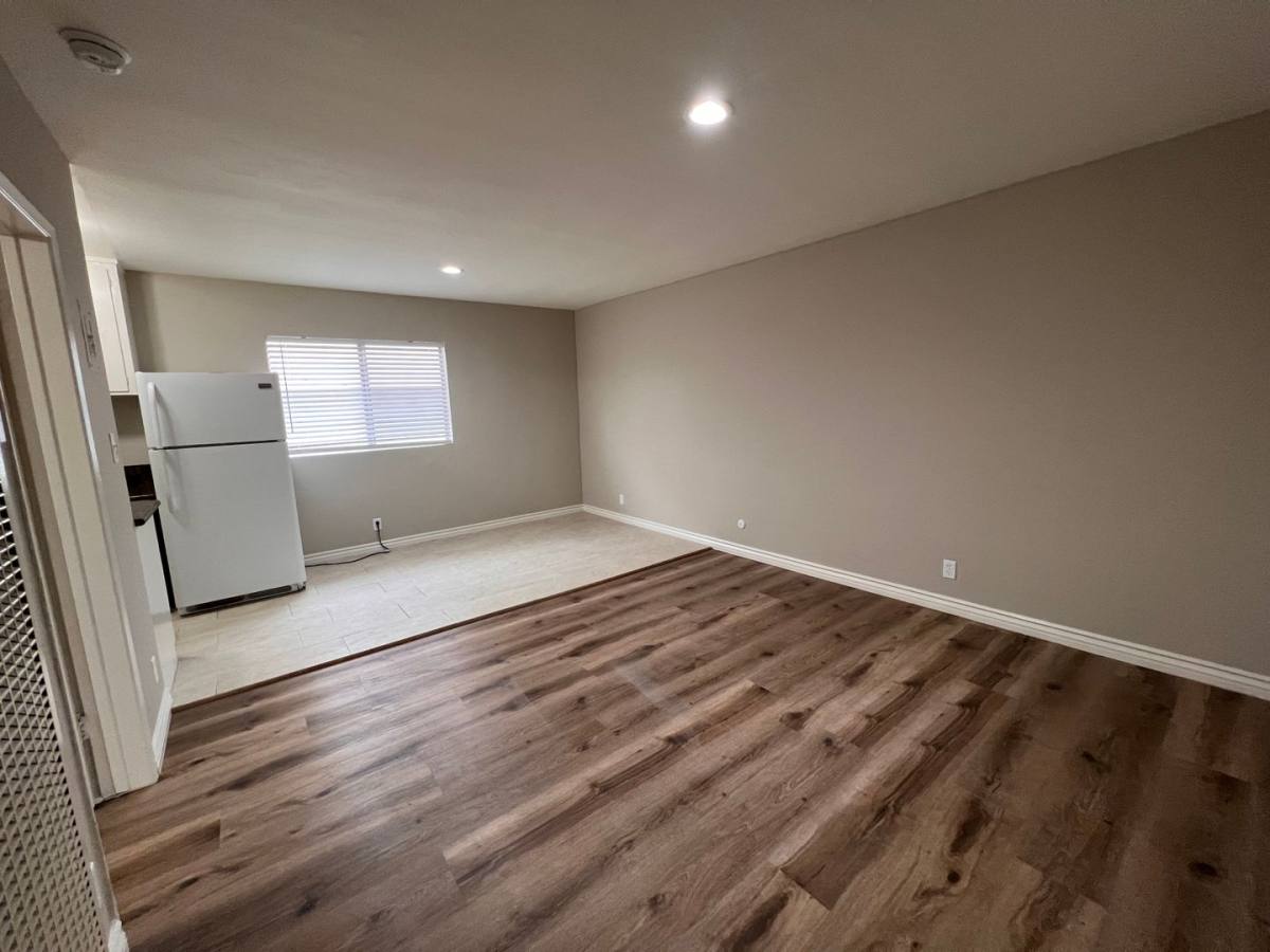 Apartment for rent at 2199 W 26th Place, Los Angeles, CA 90018