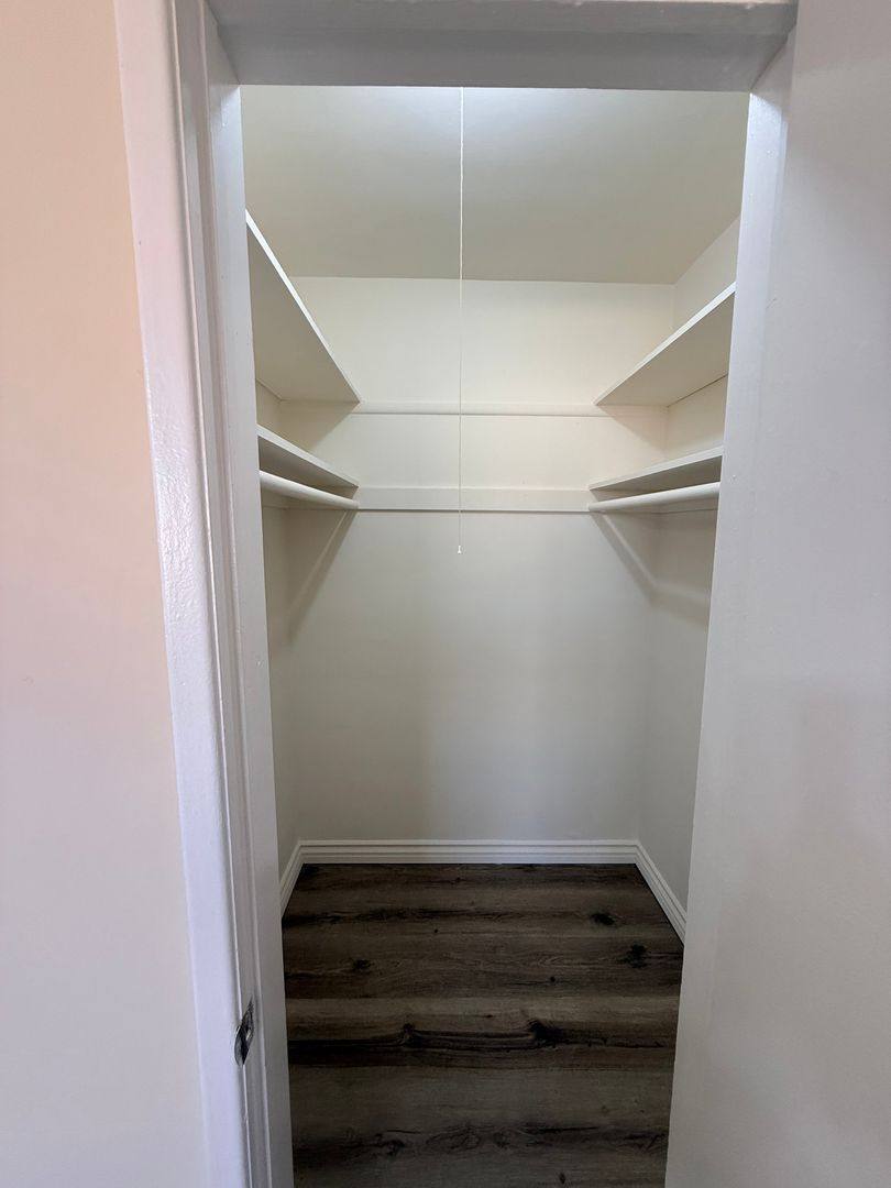 Apartment for rent at 4156 - 4164 Somerset Dr, Los Angeles, CA 90008