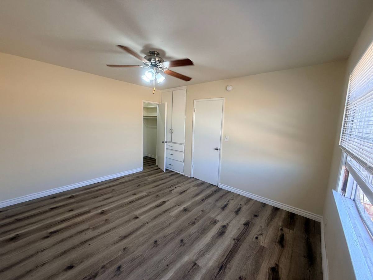 Apartment for rent at 4156 - 4164 Somerset Dr, Los Angeles, CA 90008
