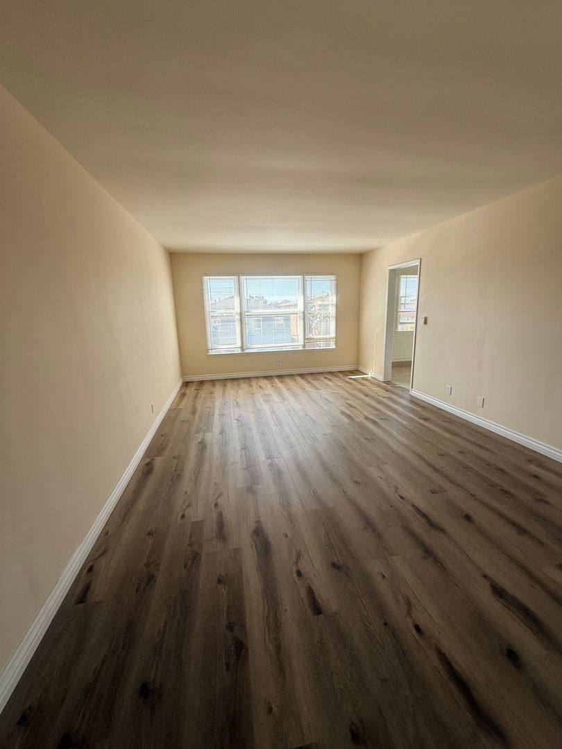 Apartment for rent at 4156 - 4164 Somerset Dr, Los Angeles, CA 90008