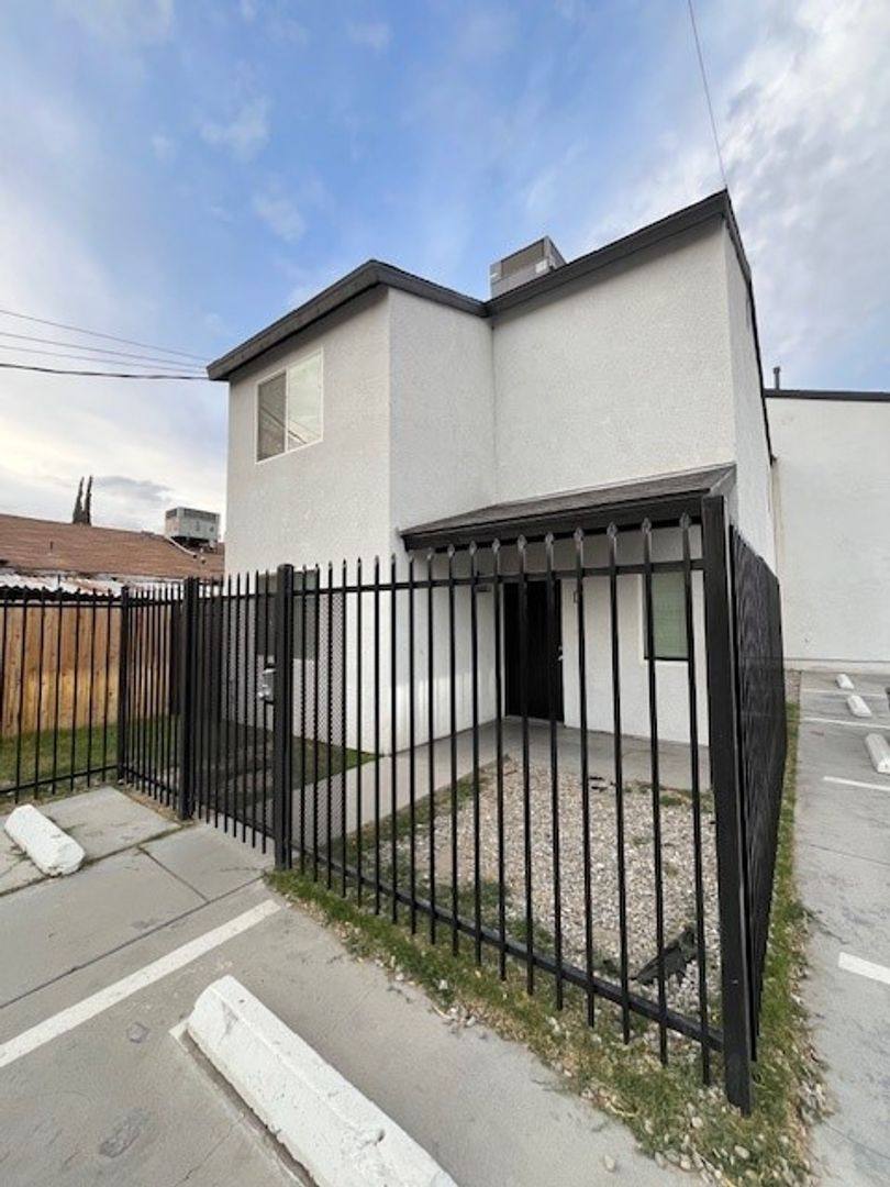 Apartment for rent at 931 Monterey St A-D, Bakersfield, CA 93305