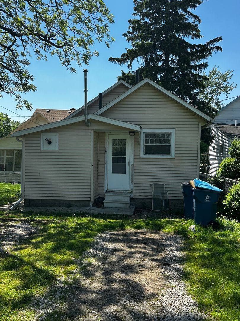 Apartment for rent at 309-311 Delaware Ave, Lorain, OH 44052