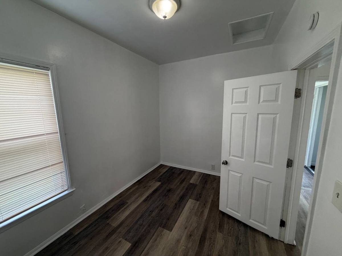 Apartment for rent at 309-311 Delaware Ave, Lorain, OH 44052