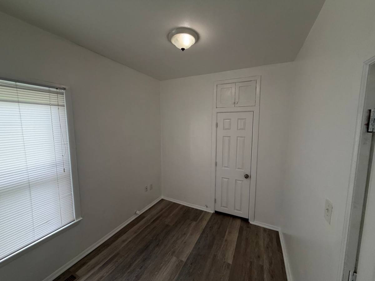 Apartment for rent at 309-311 Delaware Ave, Lorain, OH 44052