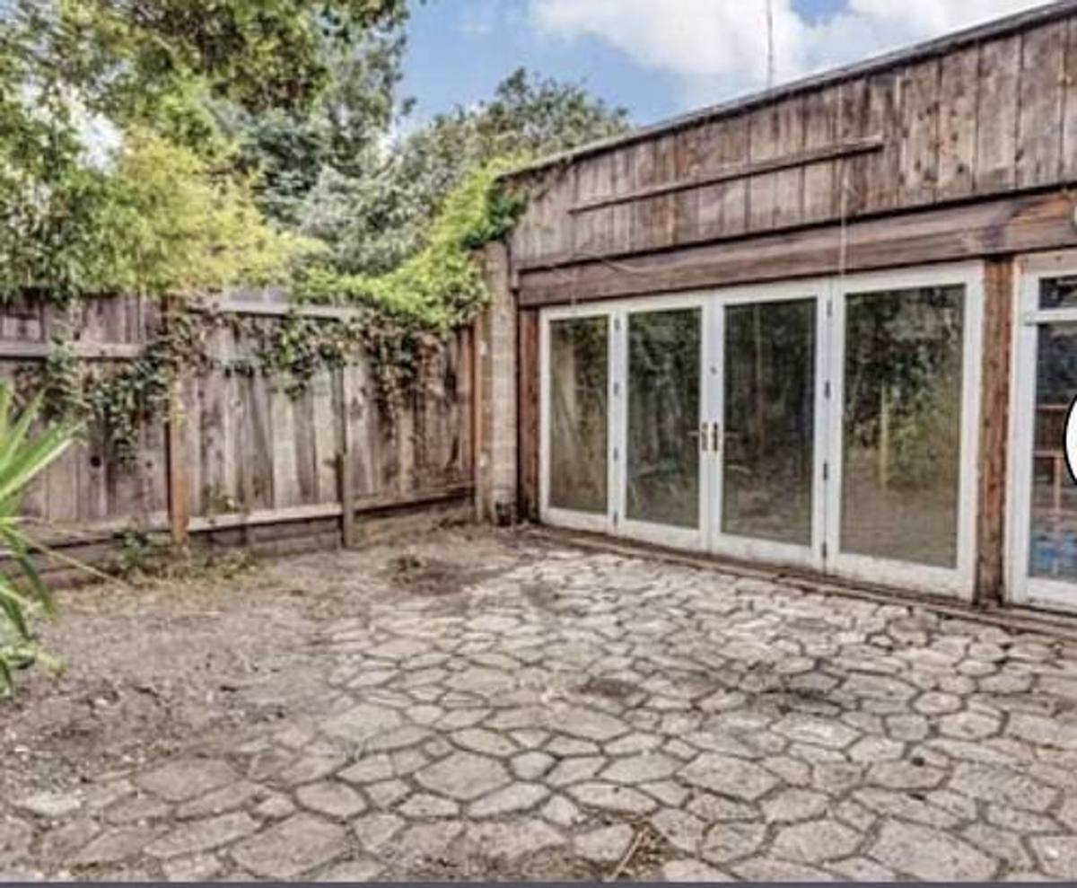 Apartment for rent at 2228 McKinnley Ave, Berkeley, CA 94703
