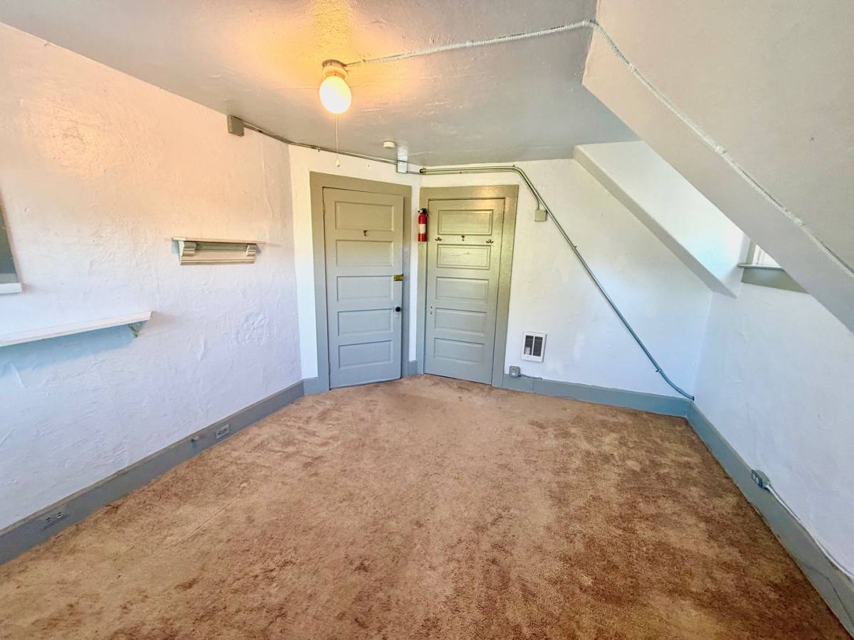 Apartment for rent at 2228 McKinnley Ave, Berkeley, CA 94703
