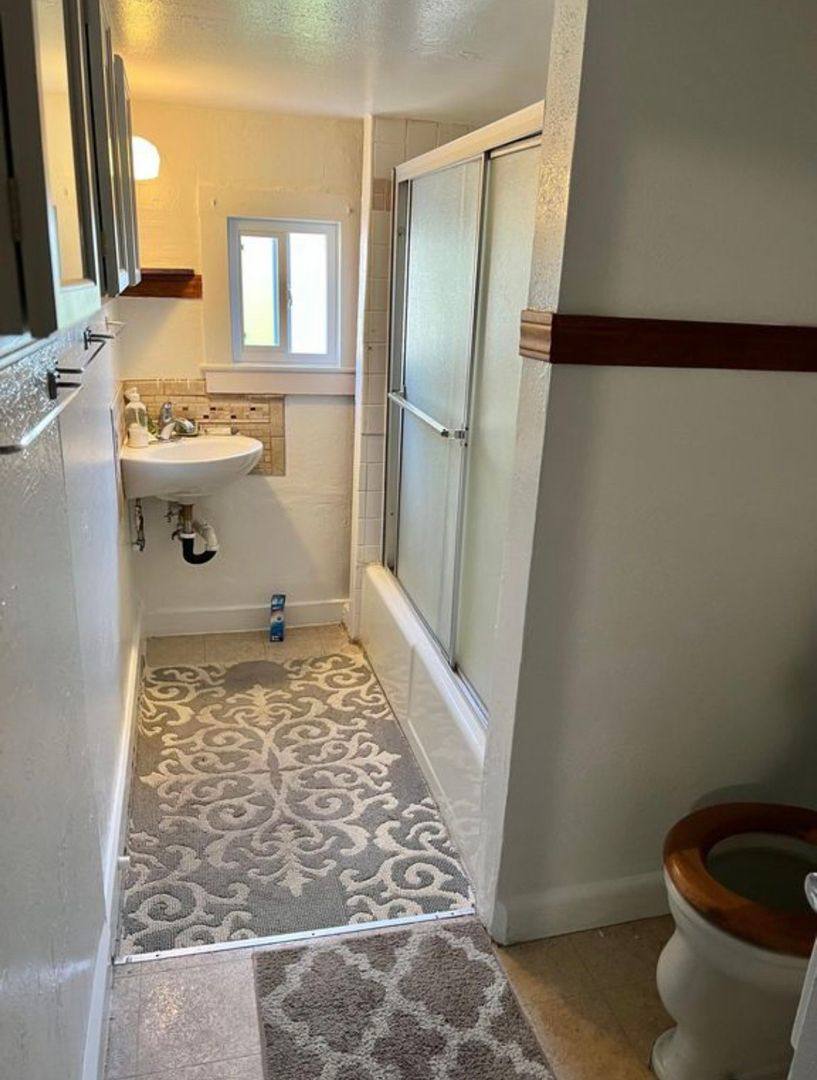 Apartment for rent at 2228 McKinnley Ave, Berkeley, CA 94703