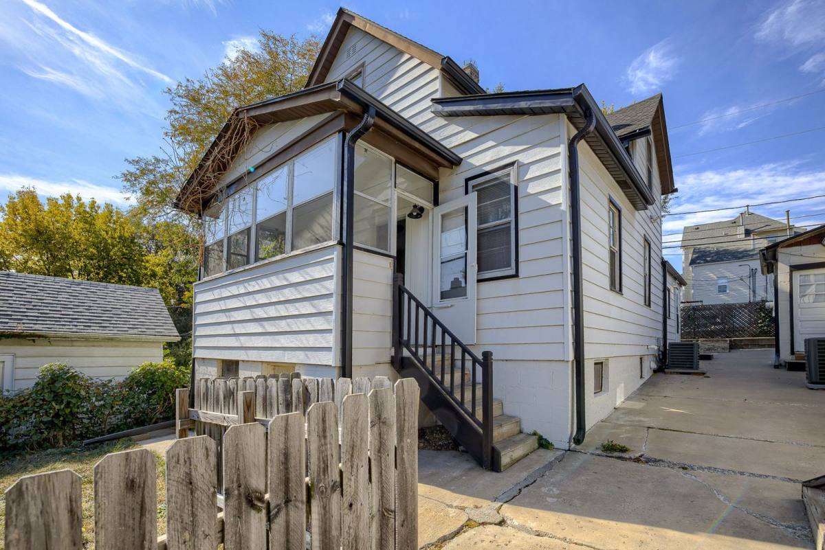 House for rent at 1910 1 2 S, Omaha, NE 68108