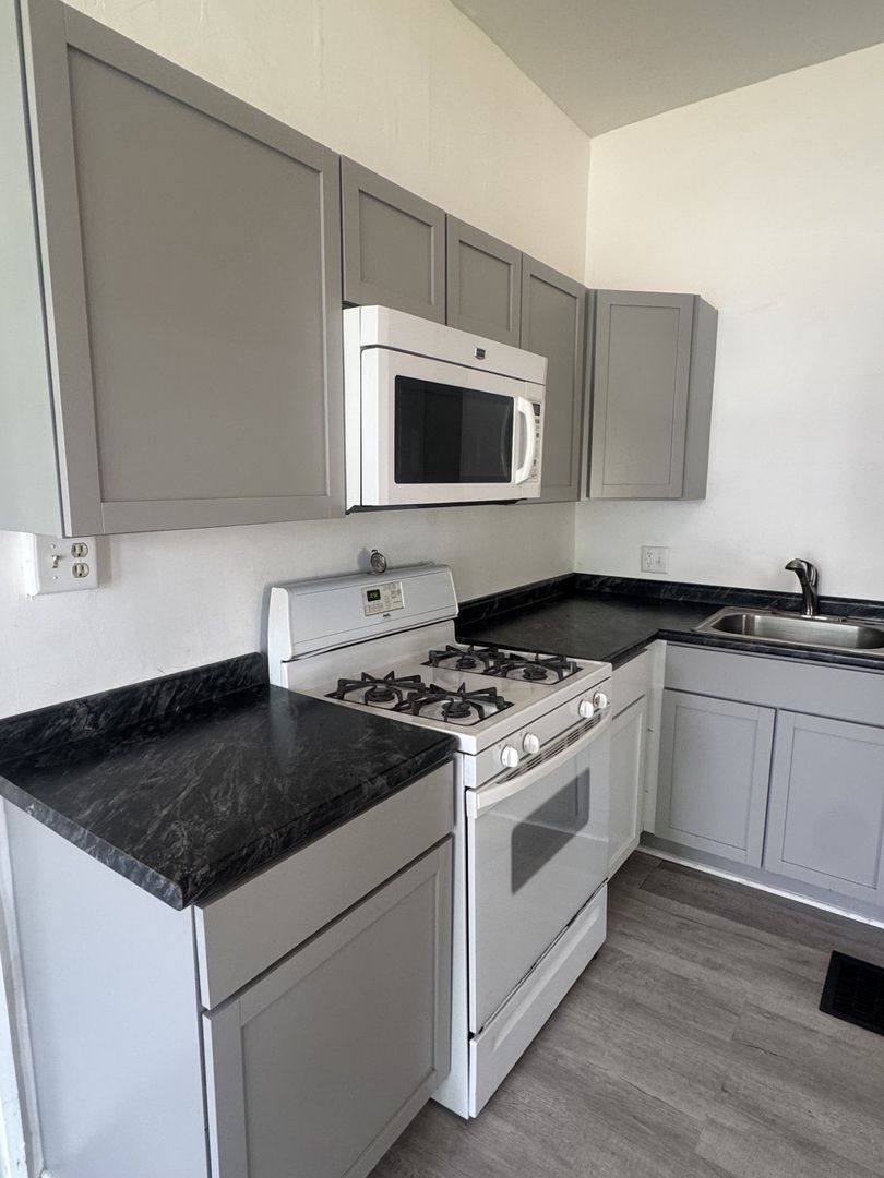 Apartment for rent at 6801 Lexington Ave, Lincoln, NE 68505