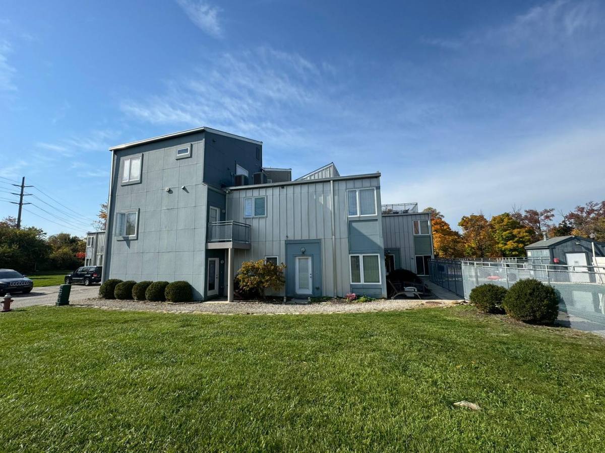 Townhouse for rent at 10335 Detroit Ave, Cleveland, OH 44102