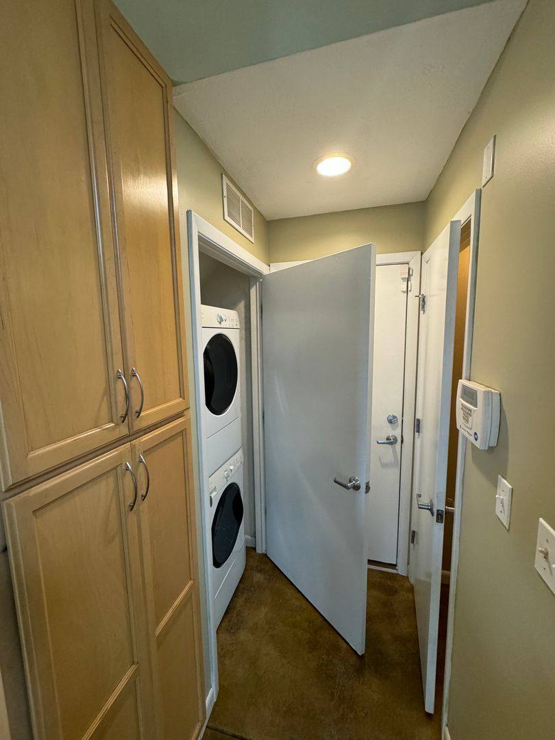 Townhouse for rent at 10335 Detroit Ave, Cleveland, OH 44102