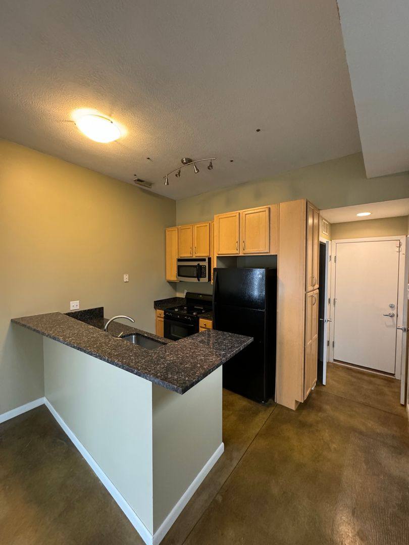 Townhouse for rent at 10335 Detroit Ave, Cleveland, OH 44102