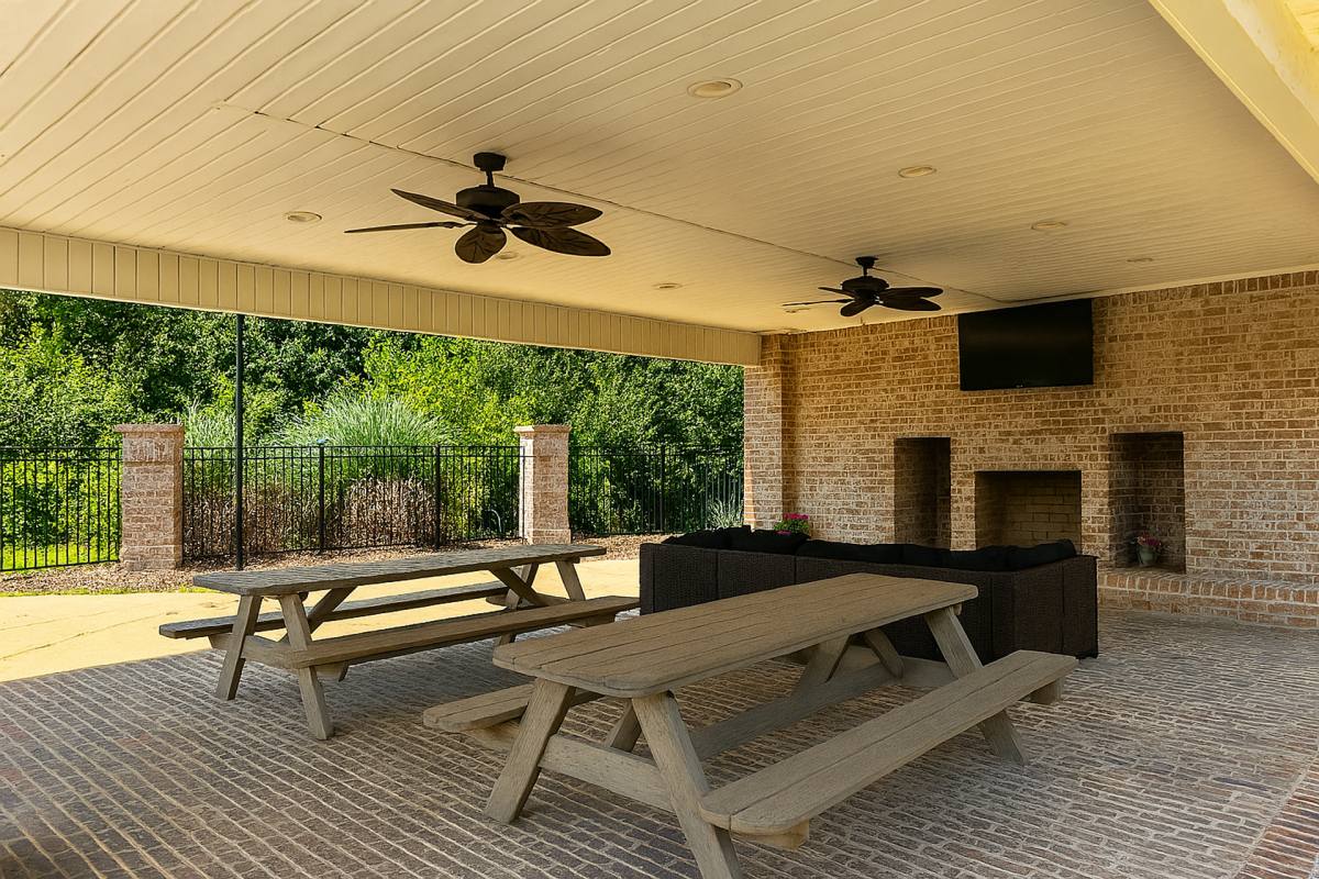 Apartment for rent at 506 Holly Hills Rd, Columbus, MS 39705