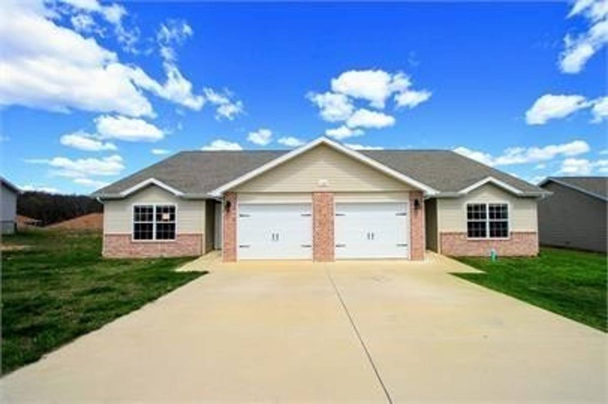 Apartment for rent at 113 Edna, Waynesville, MO 65583