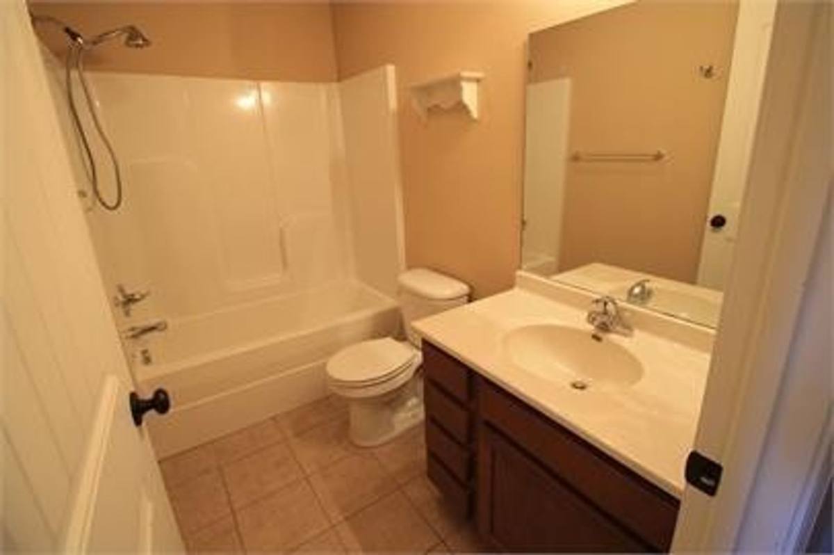 Apartment for rent at 113 Edna, Waynesville, MO 65583
