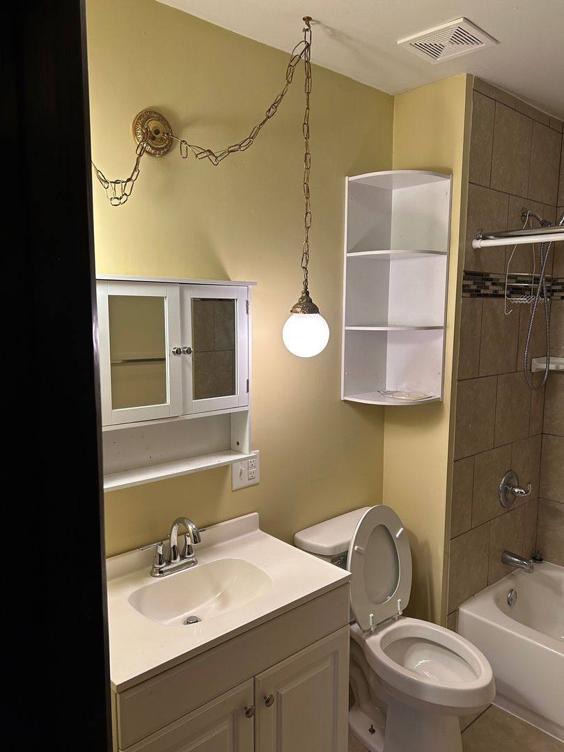 Apartment for rent at 2027 Murray Ave, Louisville, KY 40205