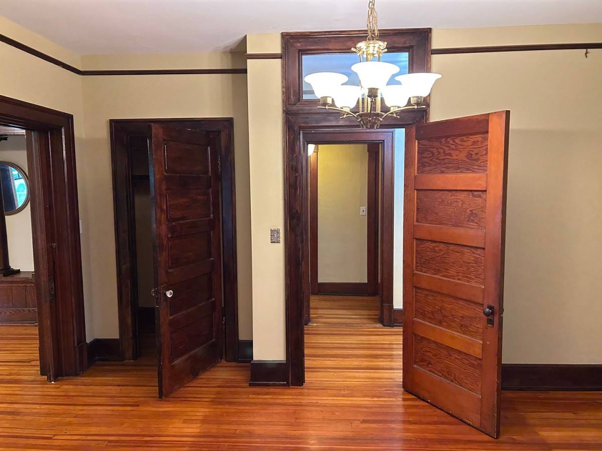 Apartment for rent at 2027 Murray Ave, Louisville, KY 40205