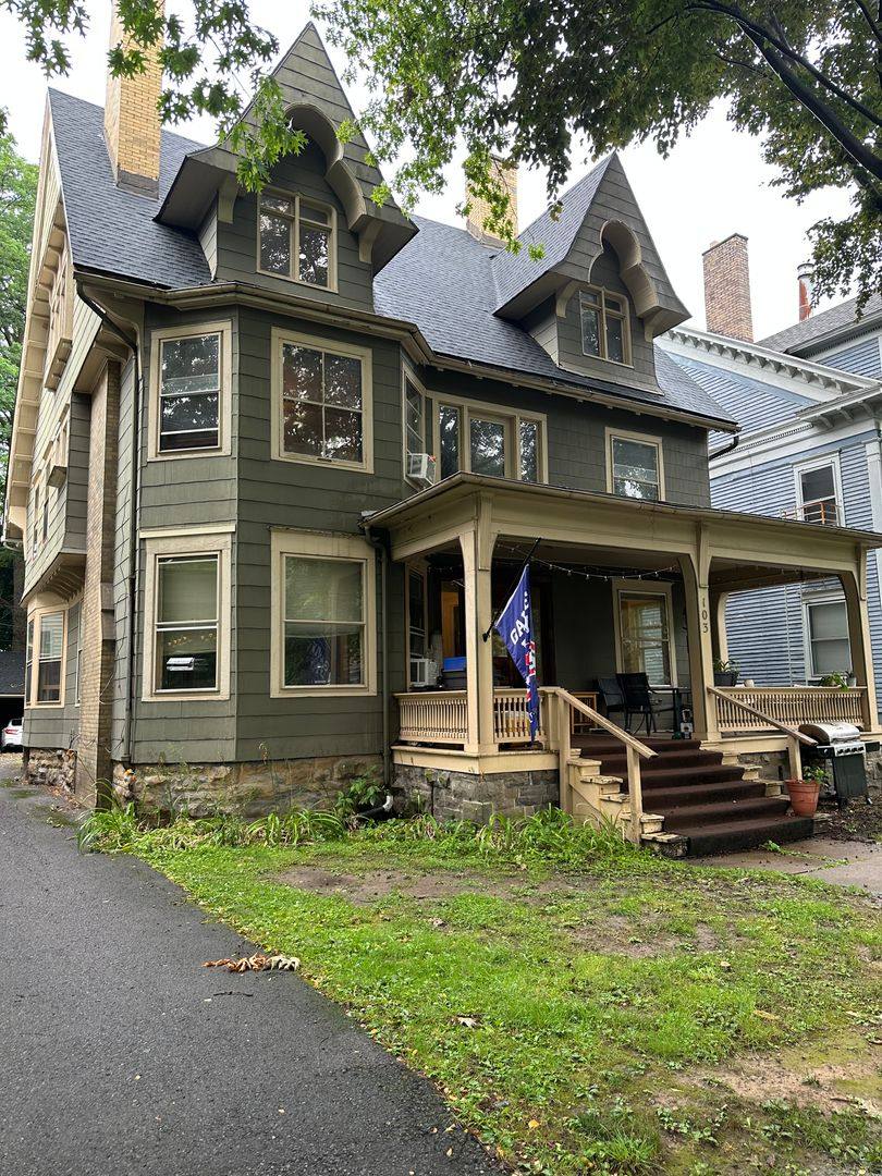 Apartment for rent at 103 Dartmouth St, Rochester, NY 14607
