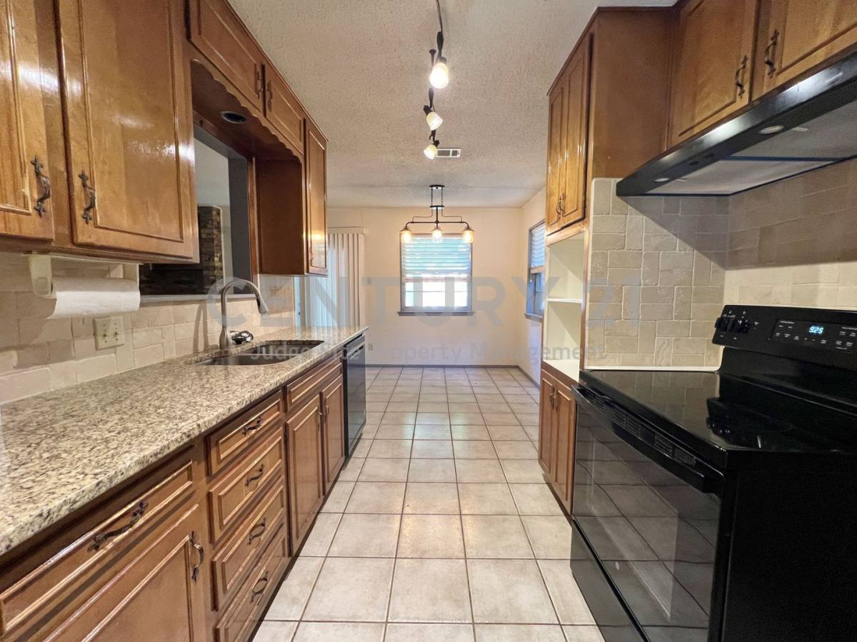 House for rent at 1209 Irwin Dr, Hurst, TX 76053