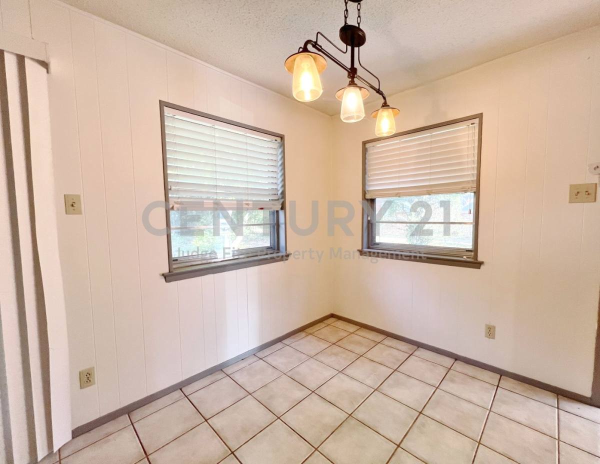 House for rent at 1209 Irwin Dr, Hurst, TX 76053