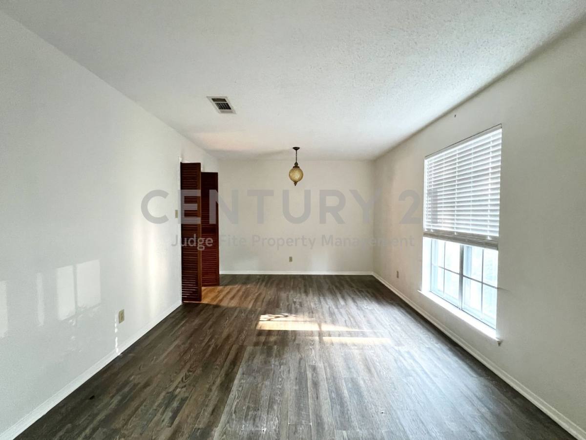 House for rent at 1209 Irwin Dr, Hurst, TX 76053