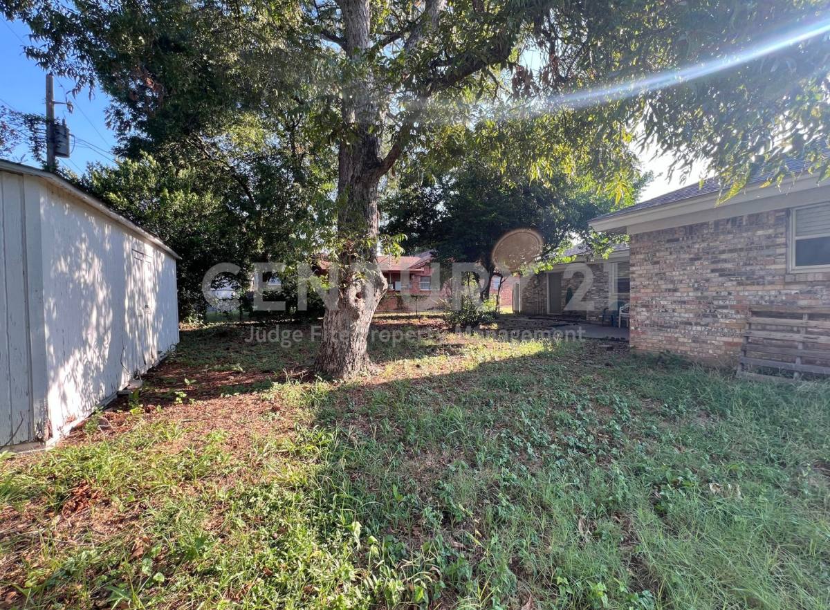 House for rent at 1209 Irwin Dr, Hurst, TX 76053
