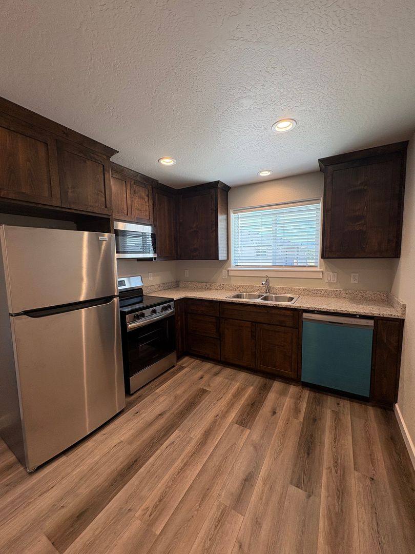 House for rent at 1139 Annalise St, Central Point, OR 97502