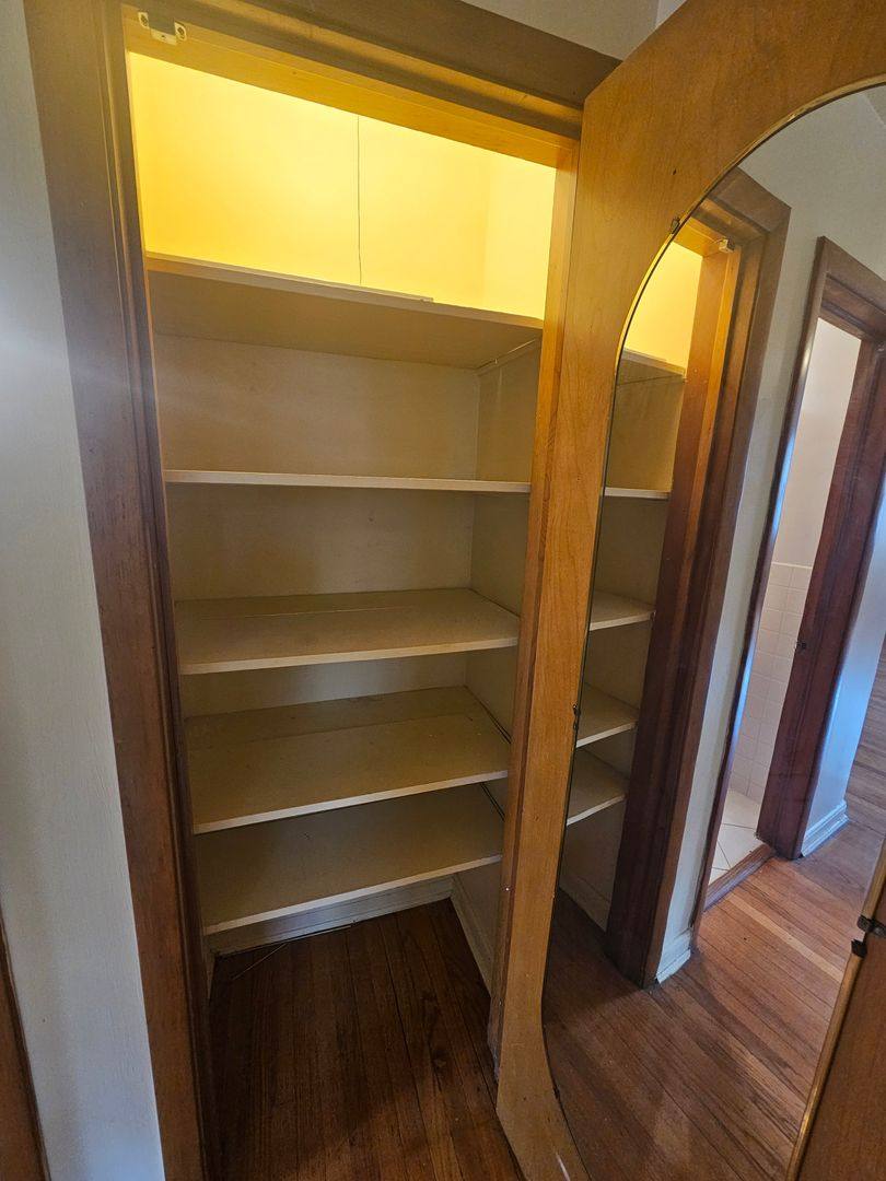 Apartment for rent at 2727 Central St #1S, Evanston, IL 60201