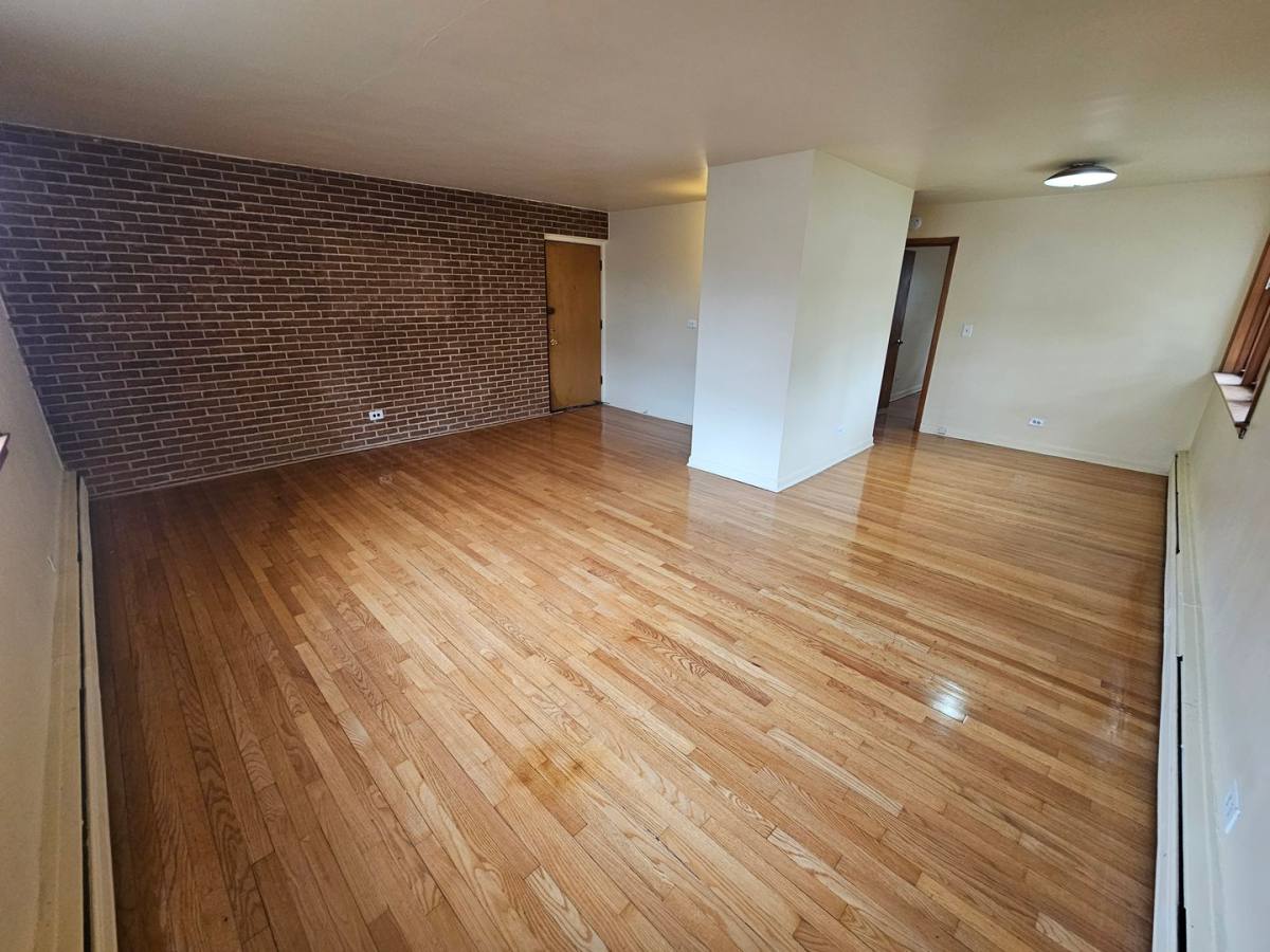 Apartment for rent at 2727 Central St #1S, Evanston, IL 60201