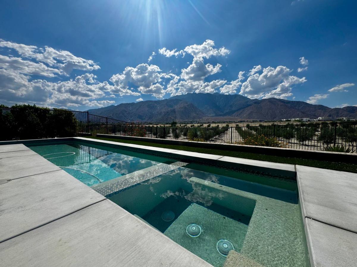 House for rent at 3609 Ambassador Dr, Palm Springs, CA 92262
