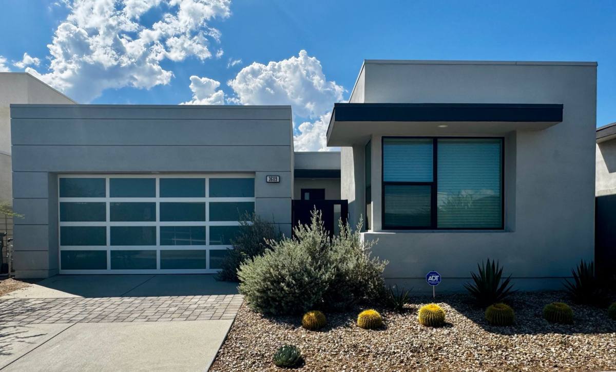 House for rent at 3609 Ambassador Dr, Palm Springs, CA 92262