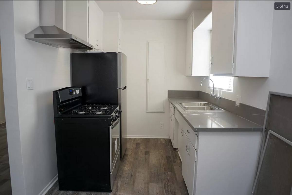 Apartment for rent at 504 Grand Blvd, Venice, CA 90291