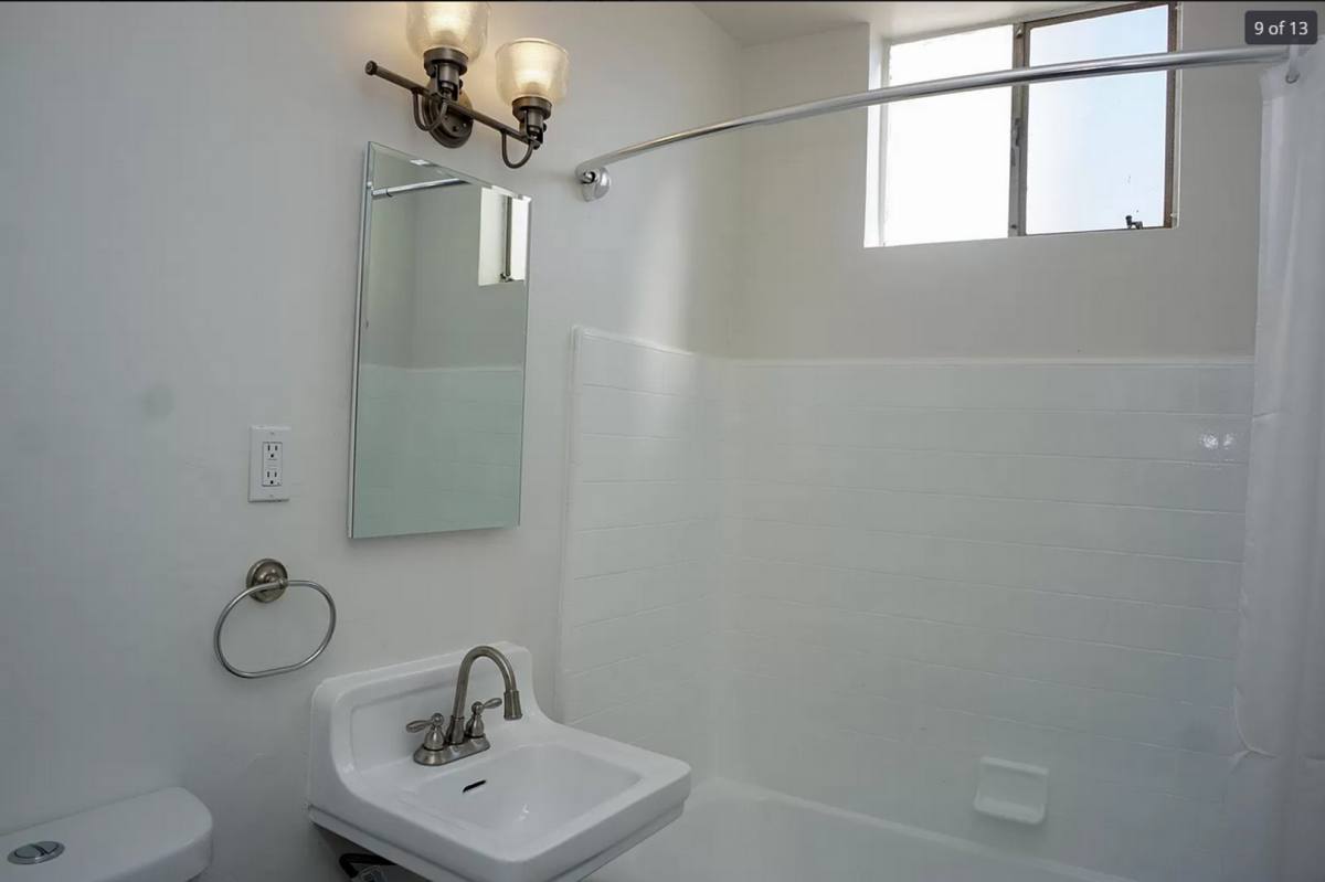 Apartment for rent at 504 Grand Blvd, Venice, CA 90291