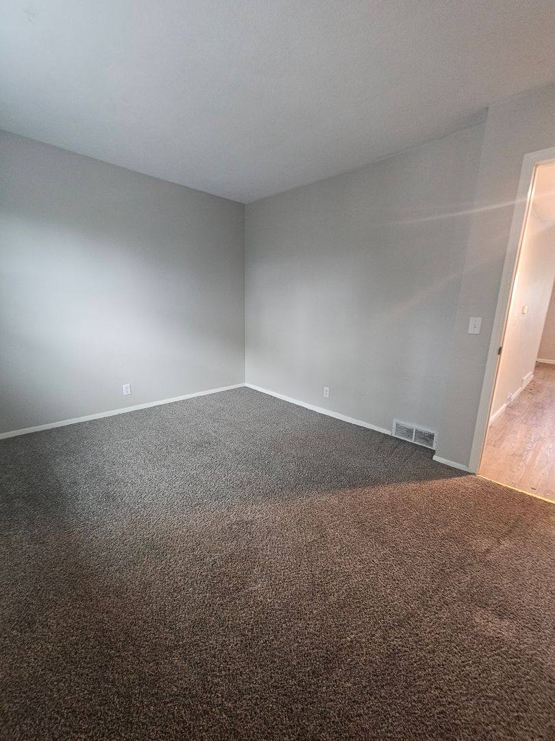 Apartment for rent at 3410 Heatherton Dr, Davenport, IA 52804