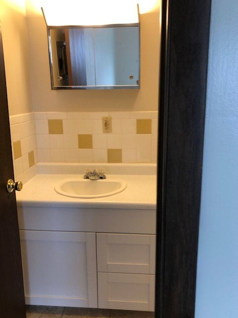 Apartment for rent at 287 S Williams, Newark, OH 43055