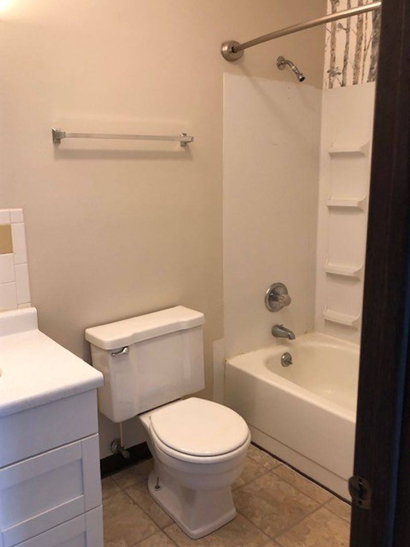 Apartment for rent at 287 S Williams, Newark, OH 43055