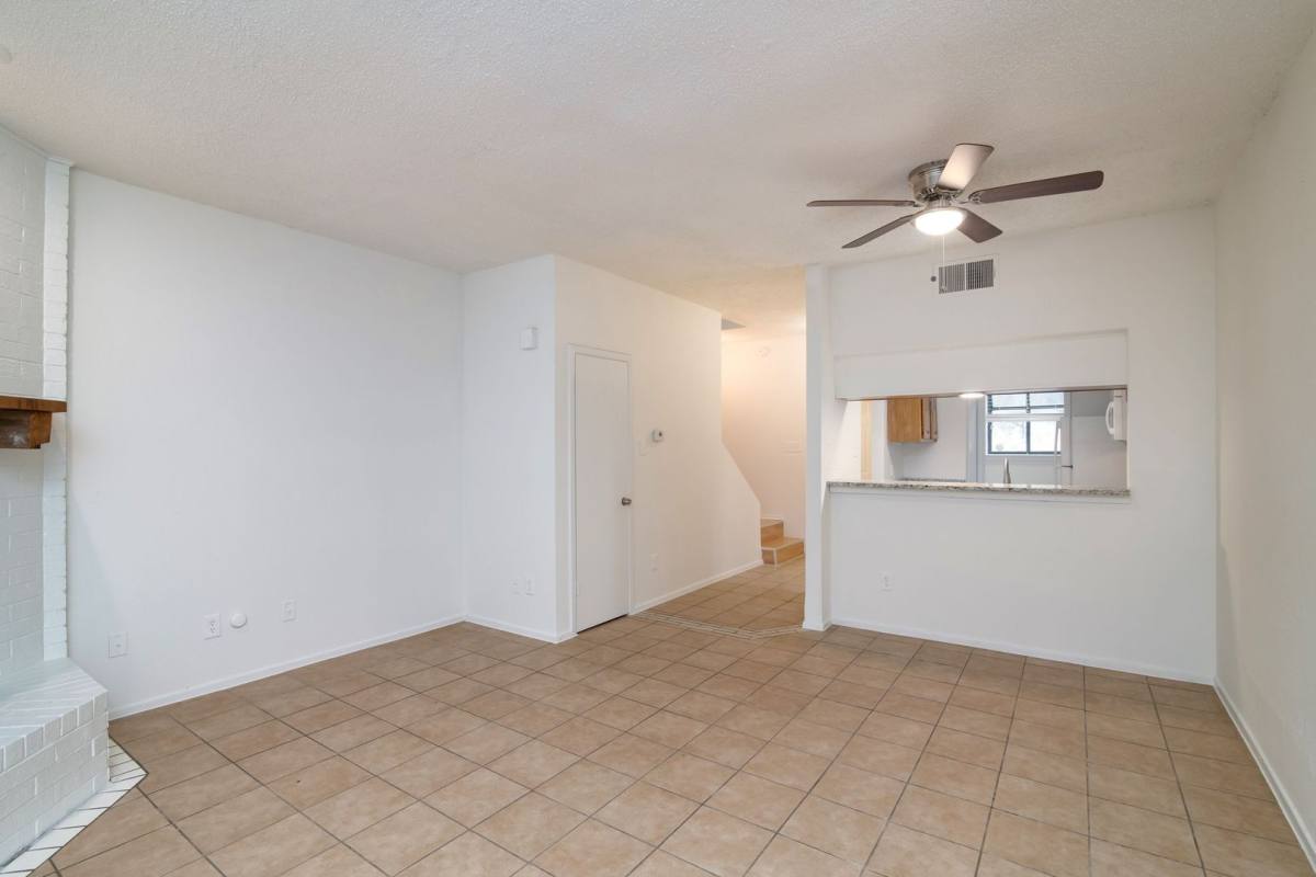 Townhouse for rent at 1445 Weiler Blvd, Fort Worth, TX 76112