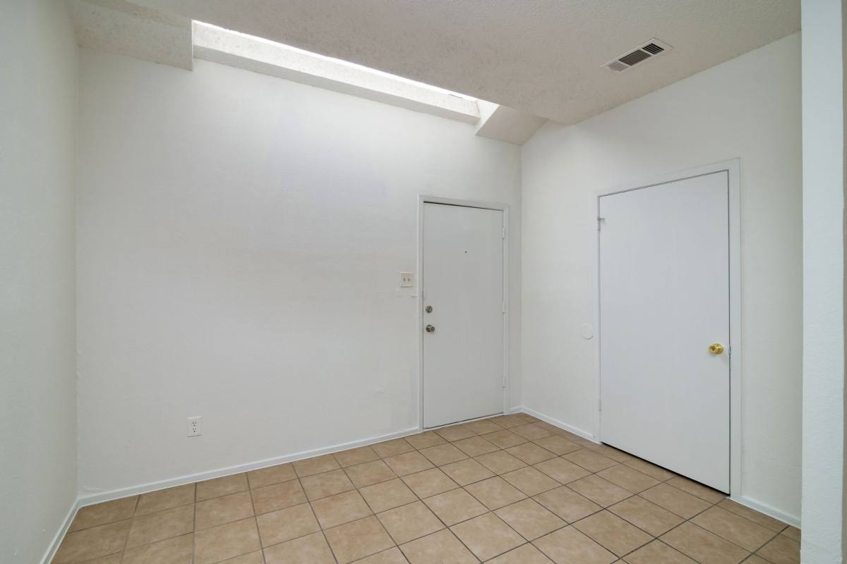 Townhouse for rent at 1445 Weiler Blvd, Fort Worth, TX 76112